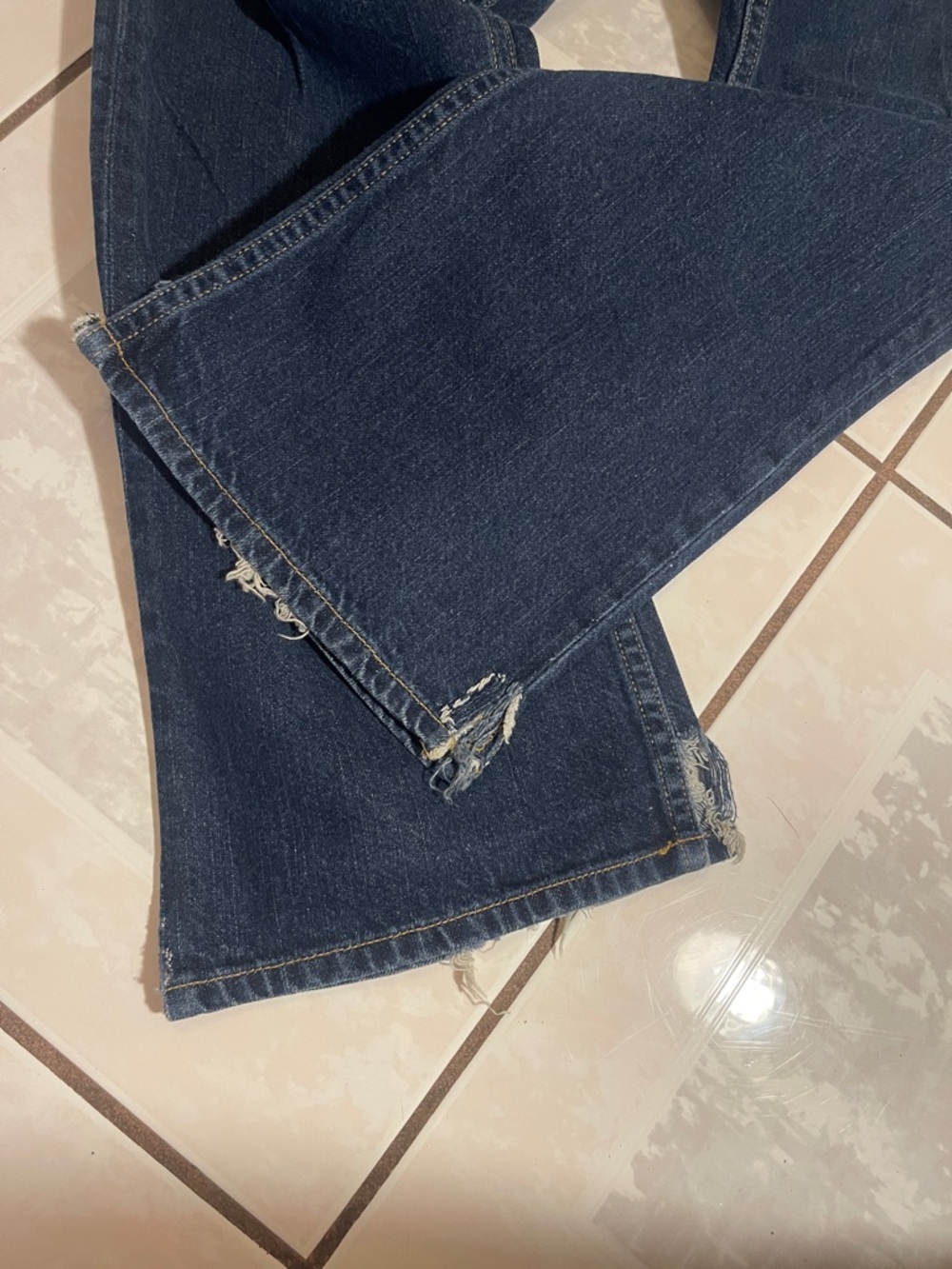 Tommy Hilfiger Men's Relaxed Dark Blue Denim Jeans - Picture 5 of 5